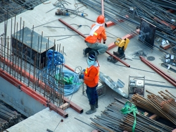 Safety First: Key Strategies to Minimize Risks on Construction Sites image