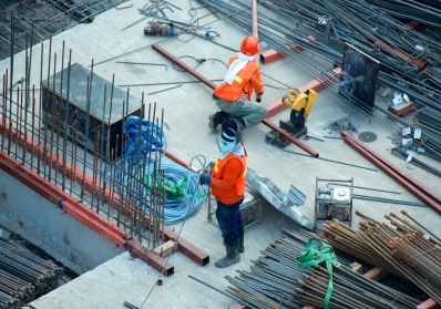 Safety First: Key Strategies to Minimize Risks on Construction Sites blog image